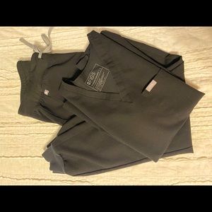 Black small figs set